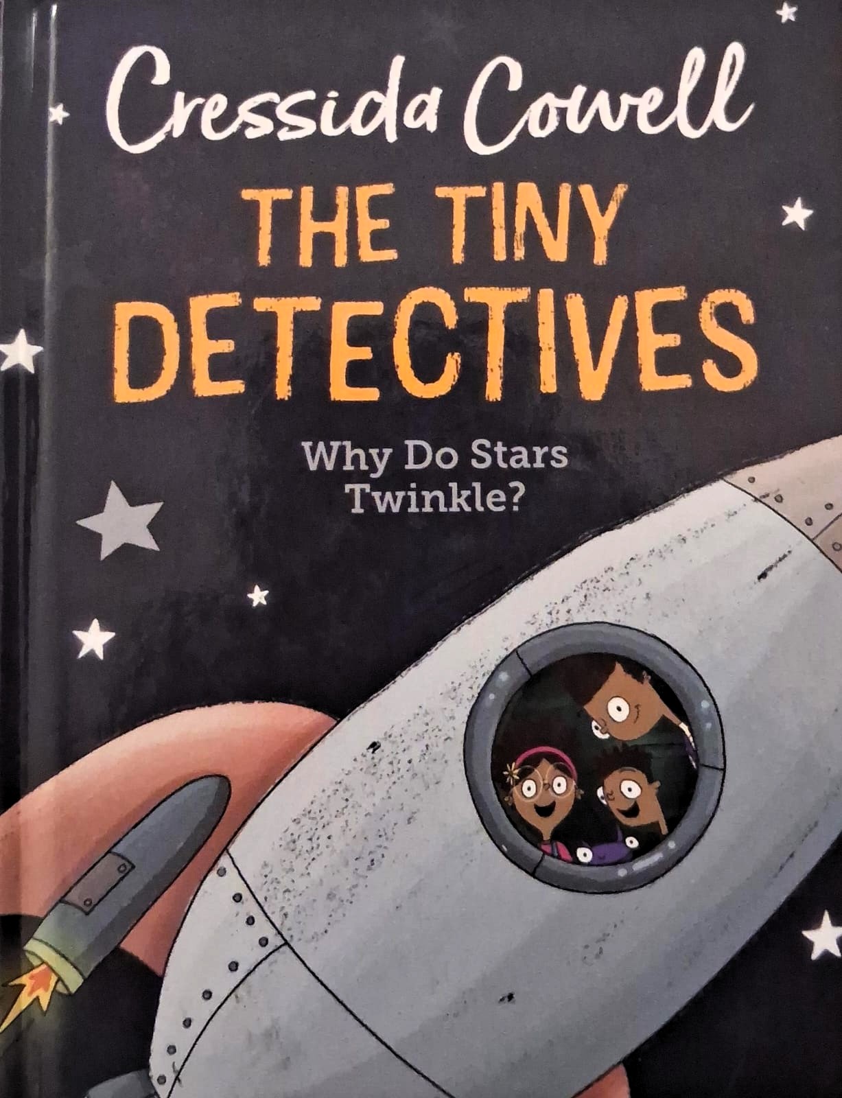 The Tiny Detectives : Why Do Stars Twinkle?